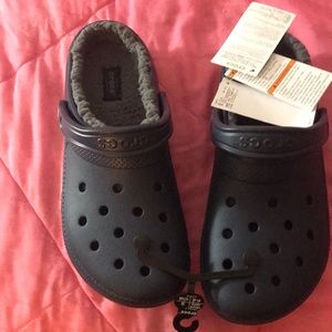 I have a pair of brand new womens crosc